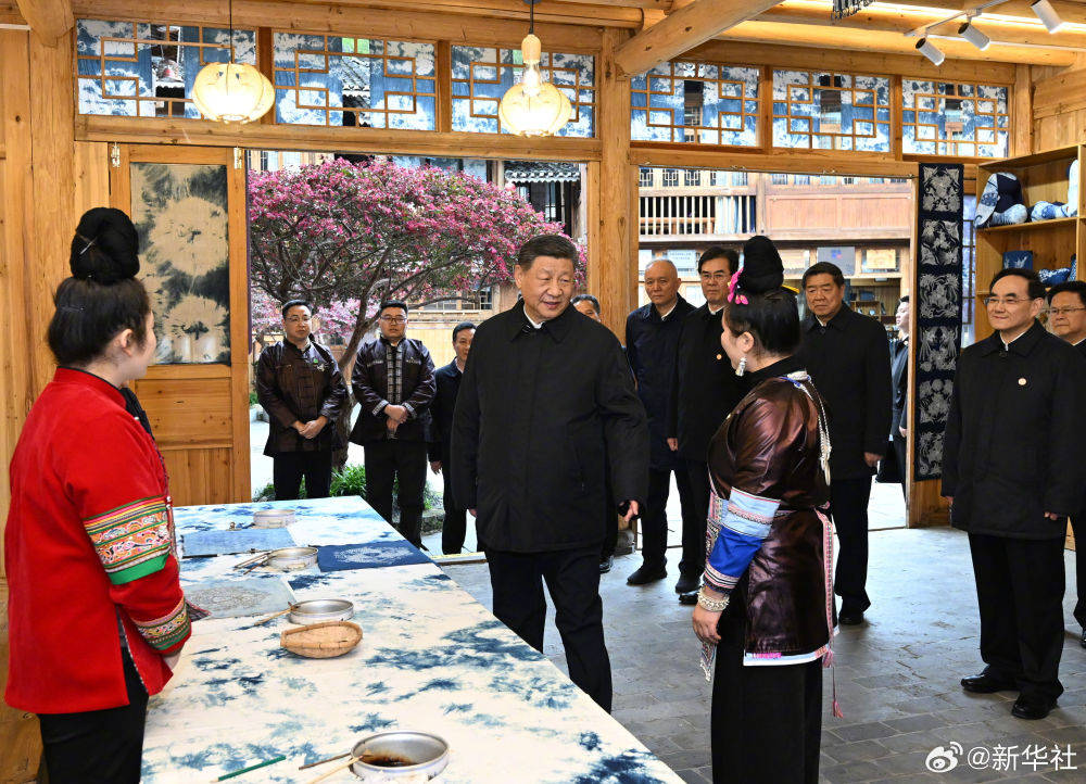 习近平：民族的特色，很古朴也很时尚