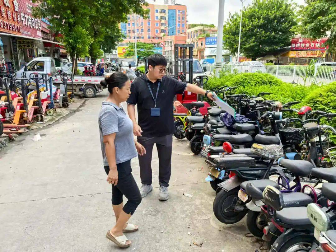 护航“百千万工程” | 大朗社区开展电动车经营场所消防安全隐患排查整治工作
