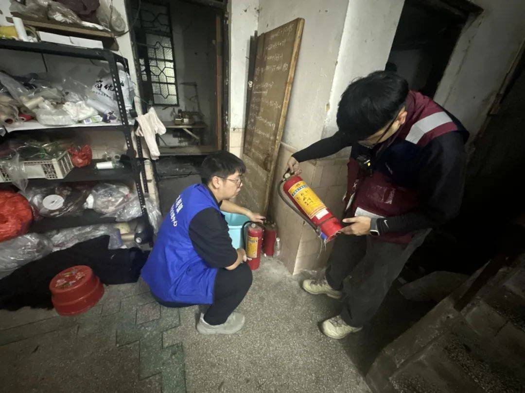护航“百千万工程” | 大朗社区开展电动车经营场所消防安全隐患排查整治工作
