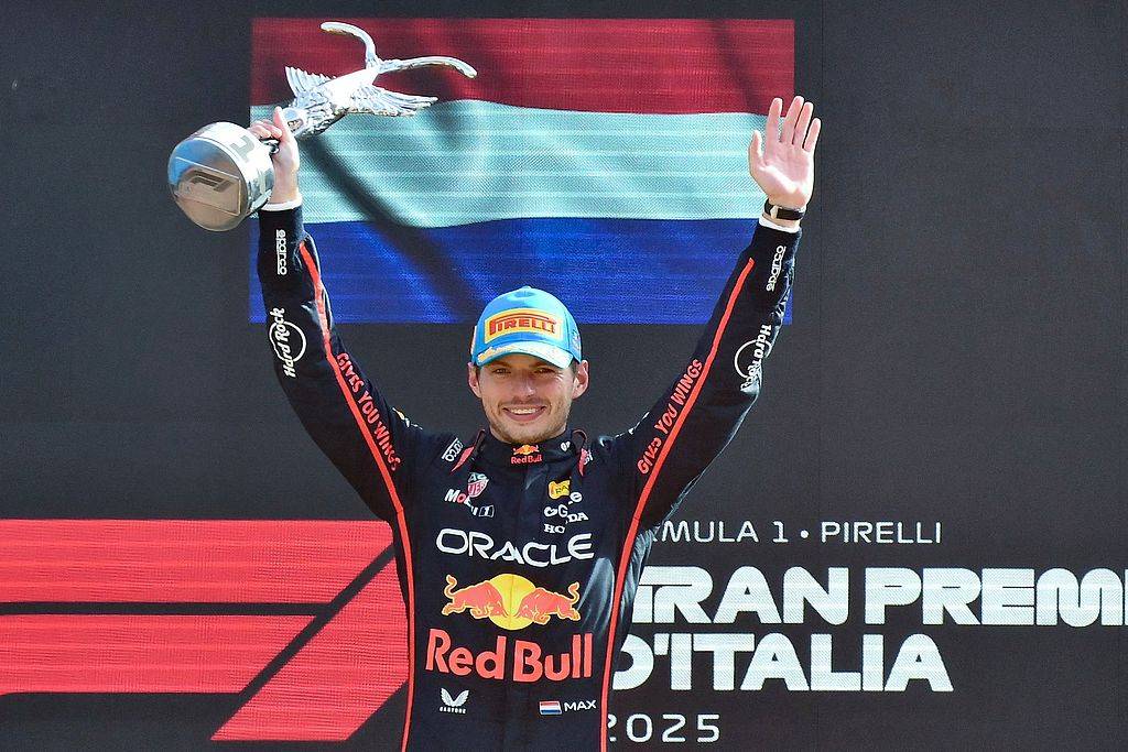 F1意大利-维斯塔潘夺赛季第3冠 迈凯伦双领奖台乐扣P4