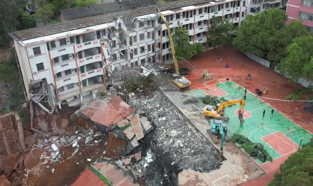 湖南邵阳一所小学发生坍塌，当地教育局：学生已分流至其他学校上课