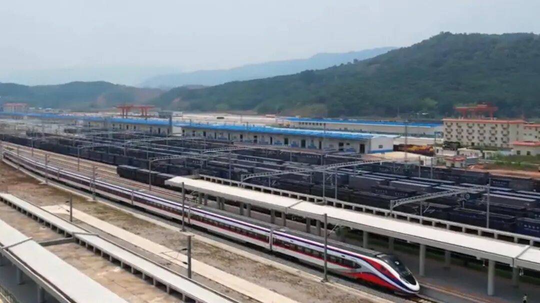 中老铁路前三季度进出口量值双增 黄金通道活力尽显