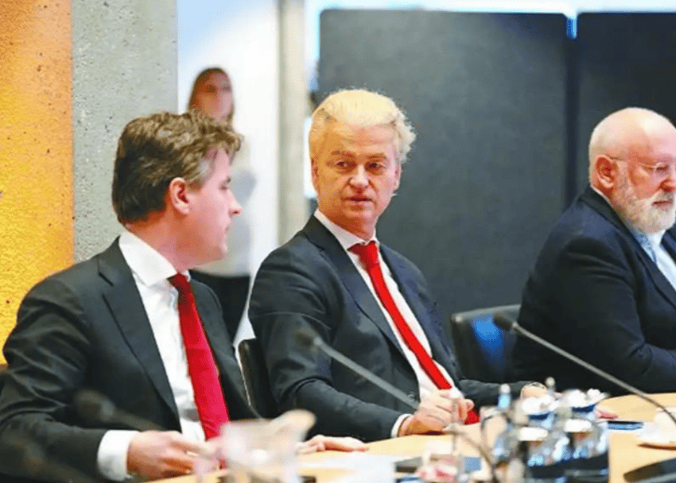 荷兰无论如何没想到,只是明抢一个中国公司,四个大洲为此遭了殃!