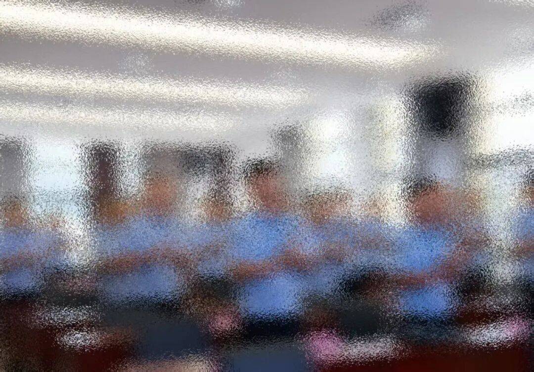 这个培训班,一半以上的学员不能露面