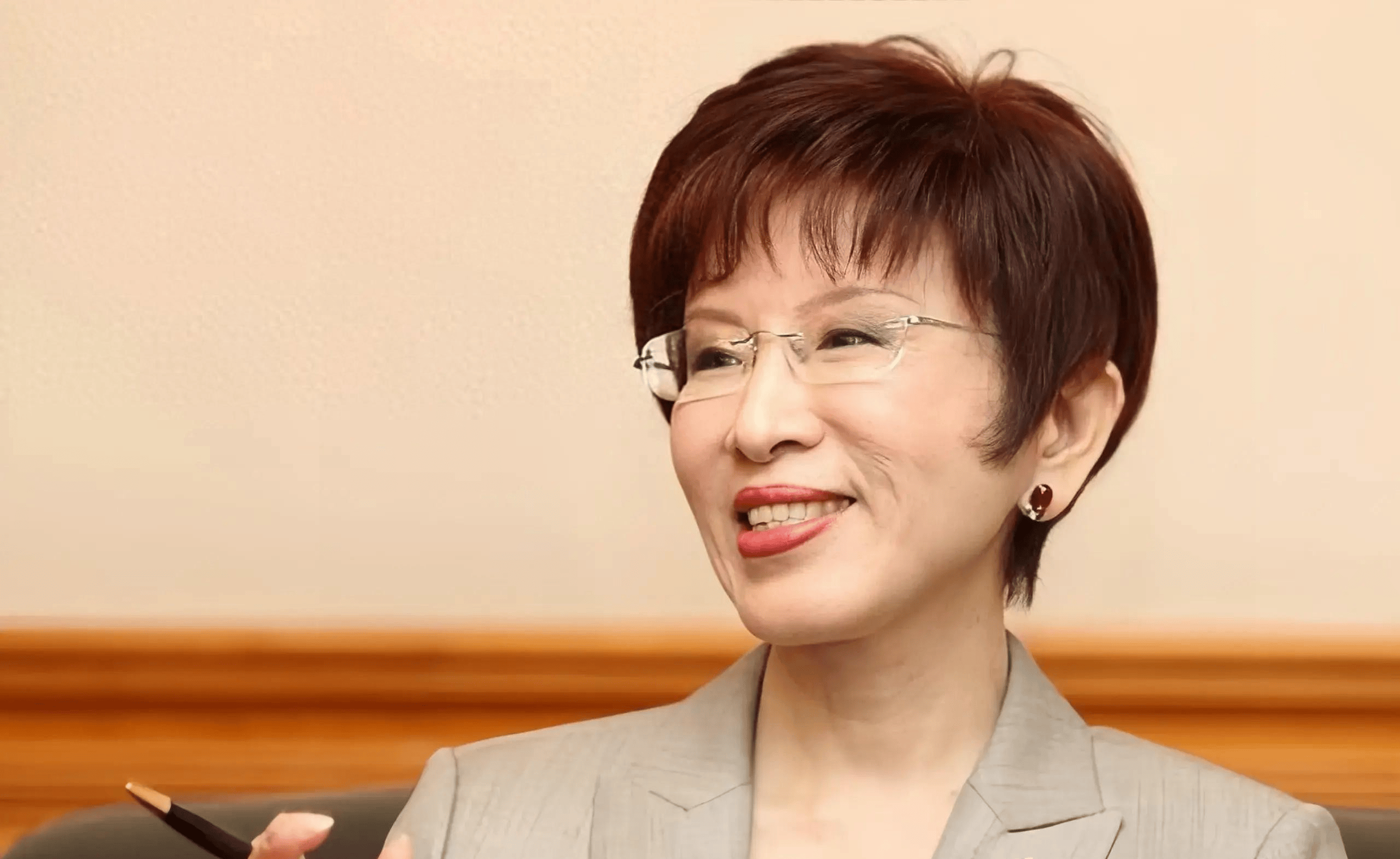 朱立伦下台,郑丽文接权,第三波人事任命在即,洪秀柱提共谋统一