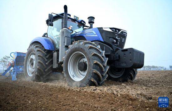 河南:科技赋能 助力秋播