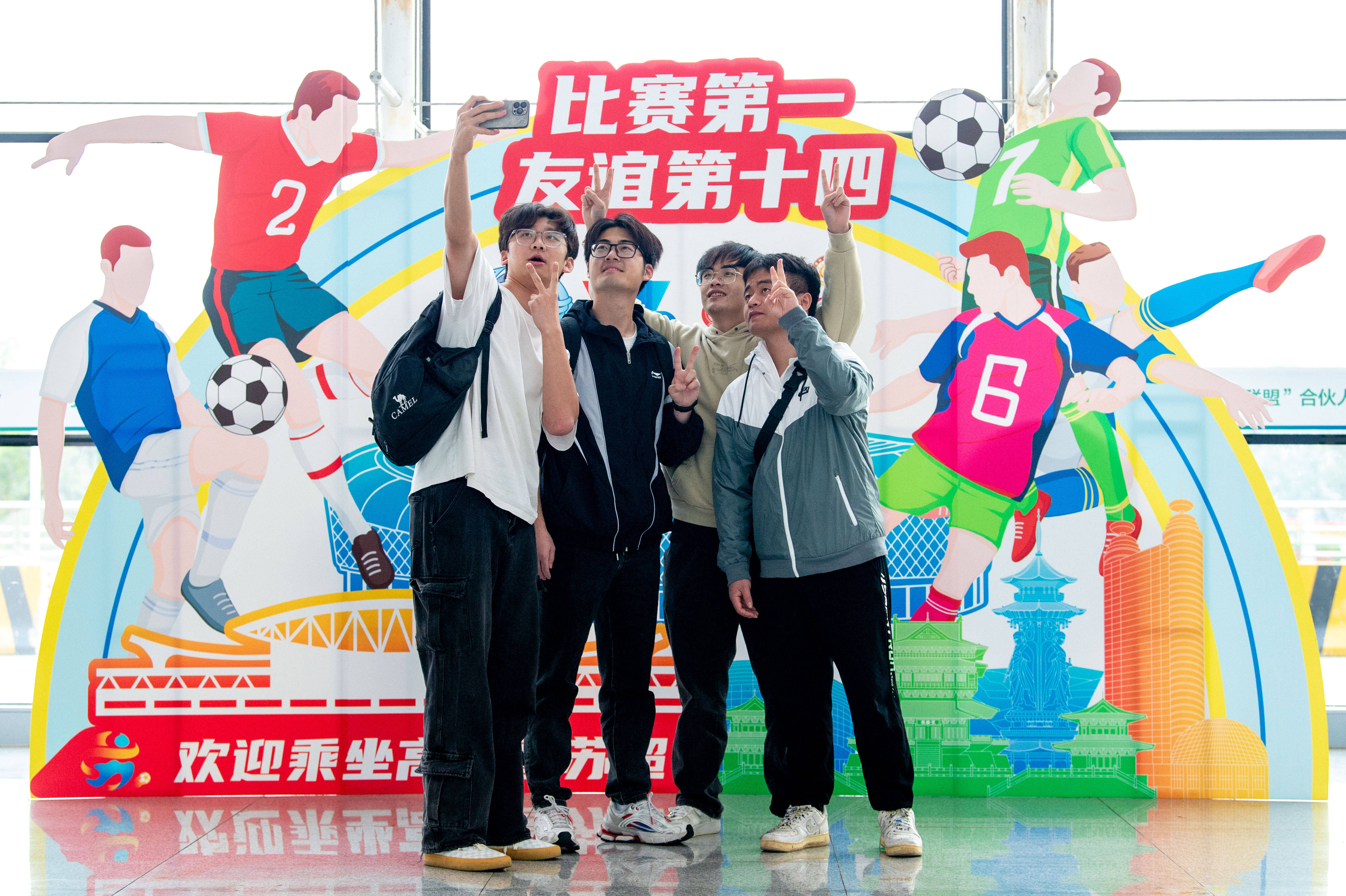 千笔楼|人们为何追问,下一个“超”在哪里?