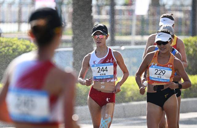 全运会丨女子20公里竞走决赛：杨家玉率先冲线