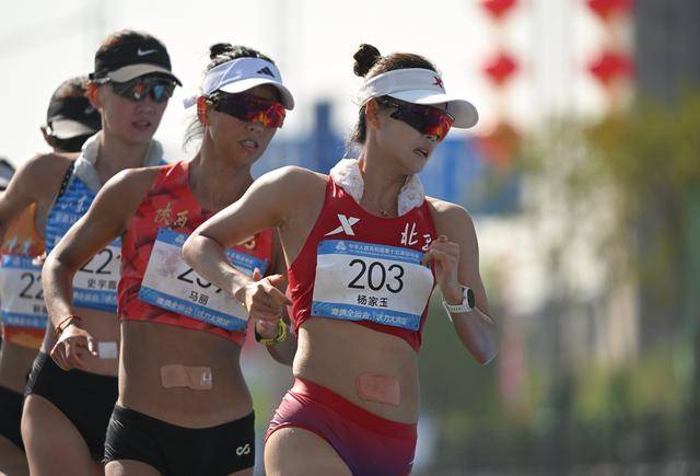 全运会丨女子20公里竞走决赛：杨家玉率先冲线