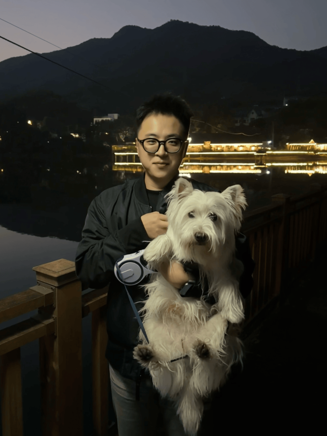 “史上最严”养犬新规今起施行 养犬人自研遛狗神器防被讹｜封面深镜