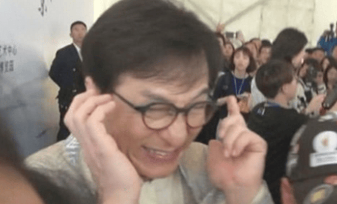 考古|小龙女正式与成龙和解？被曝生活拮据遭父亲经济支援，叛逆多年的她终成熟