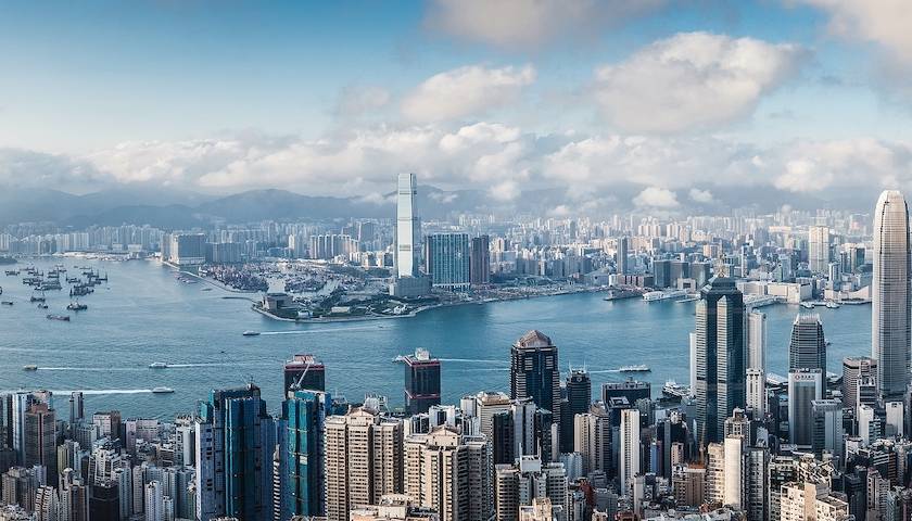 资本扎堆入局，香港校舍生意爆火